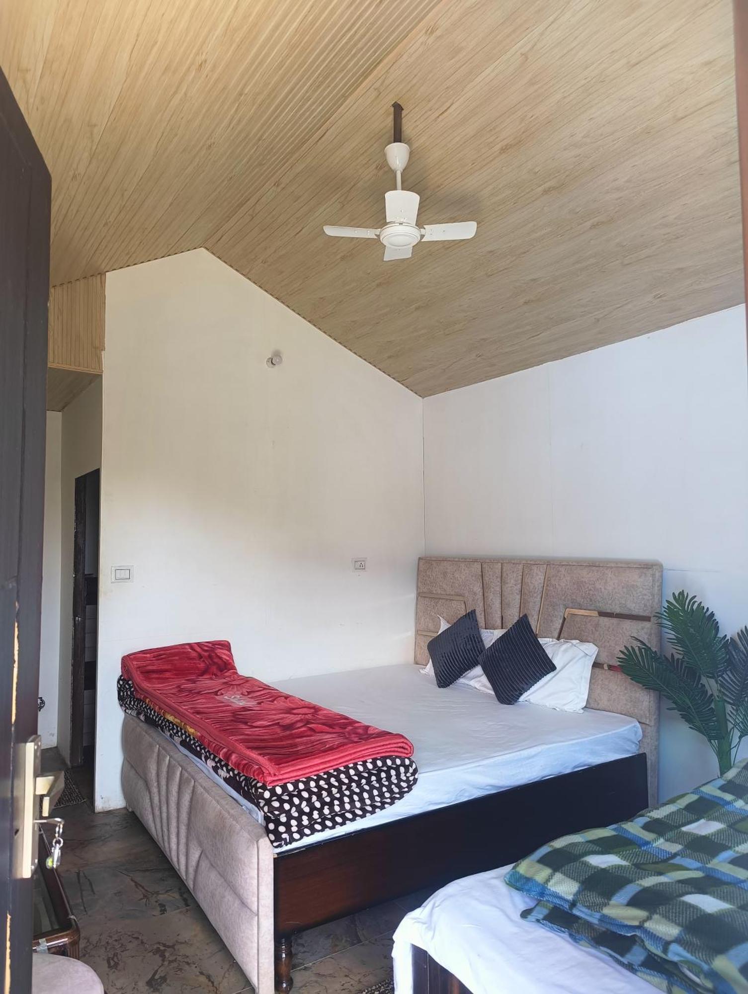 Lake Haven Resort, Sari, Chopta Εξωτερικό φωτογραφία